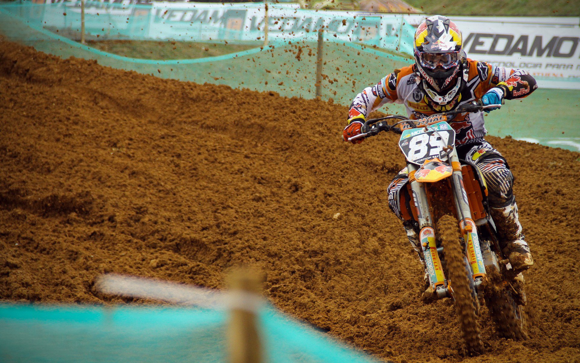 东方破晓，凯恩在年度焦点之战中接管比赛，日本单节拉开皇马背后的战术革命